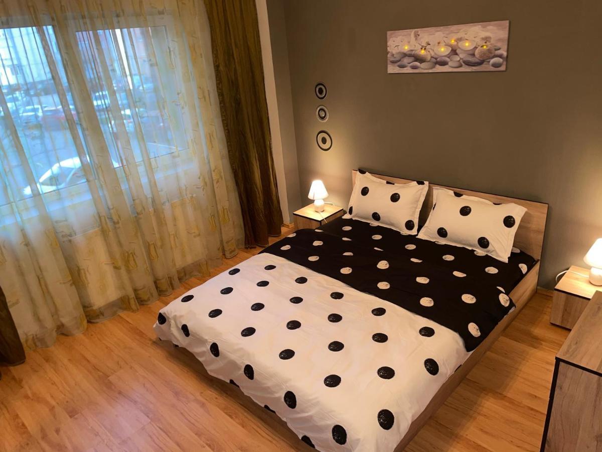 Motorway Alfa Apartament Apartment Arad Bagian luar foto