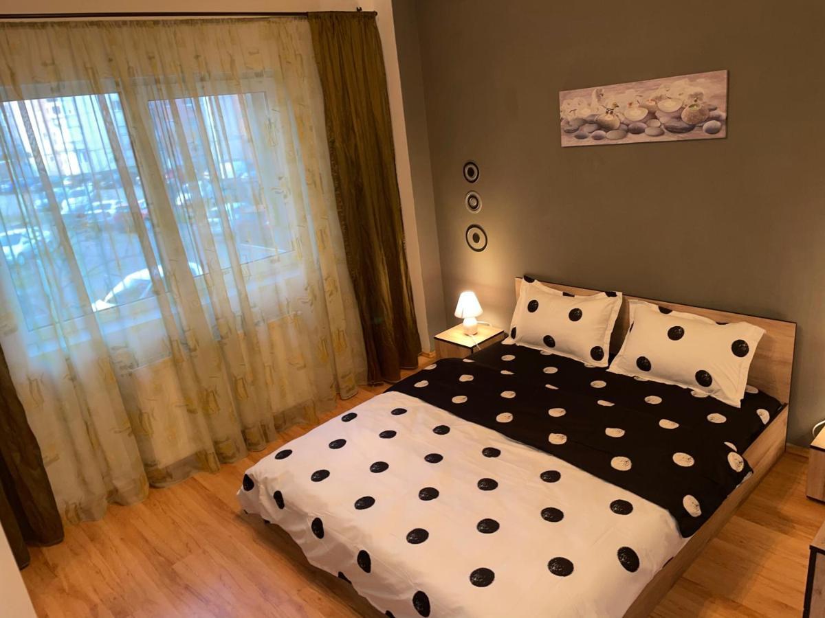 Motorway Alfa Apartament Apartment Arad Bagian luar foto